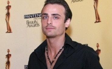 Фенове предпочитат Бербатов пред Рууни