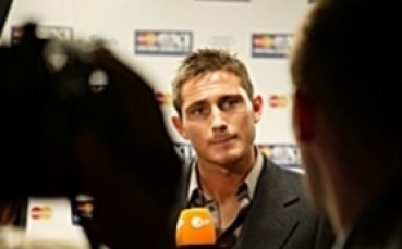 Челси предложи нов договор на Лампард