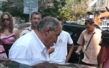 Чичо Митко и двете бири