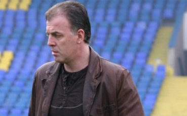 Сираков се прибра в България
