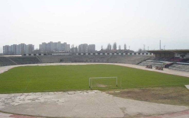 Теренът на Локомотив трагичен след концерта на Слави