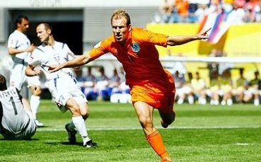 Холандия без Робен срещу България