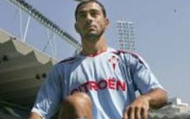 Отхвърлен от Левски подписа със Стоичков