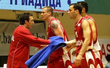 ЛукОйл освободи Великов, дава Лилови на Балкан