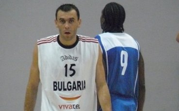 Стойков страда за Евро 2007, пак с лентата в ЛукОйл