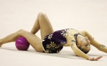 Симона Пейчева с трета оценка на обръч
