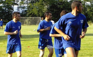 Цонков поднови тренировки, Пенев аут за 40 дни