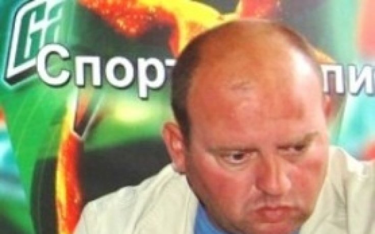 Спартак Вн с черни ленти срещу Левски