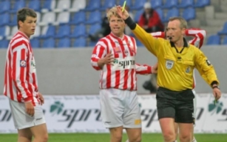 Исландец ръководи  Рен – Локо Сф