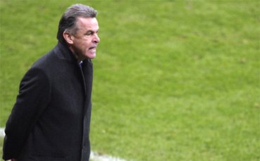 Байерн удължава договора на Хицфелд