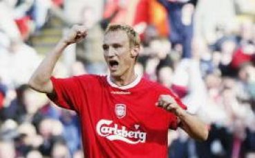 Ливърпул подарява нов договор на Хупия за ЧРД