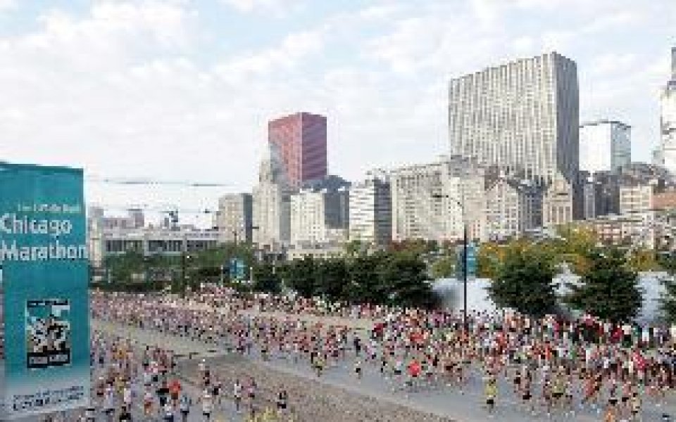 Един починал и 350 в болница след маратона в Чикаго