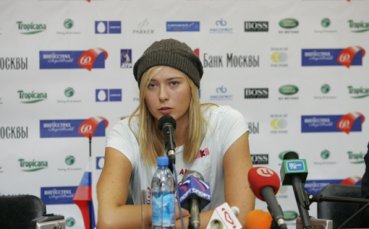 Шарапова с контузия в рамото