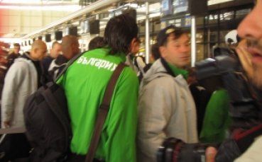 Три телевизионни екипа посрещнаха българите в Тирана