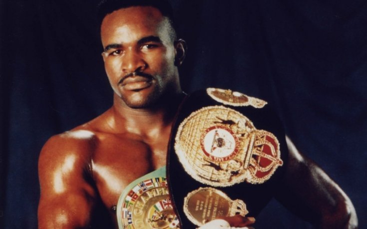 Ивендър Холифийлд идва за Купа 