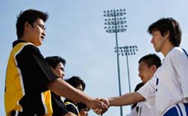 Футболистите в Италия ще се поздравяват след всеки мач