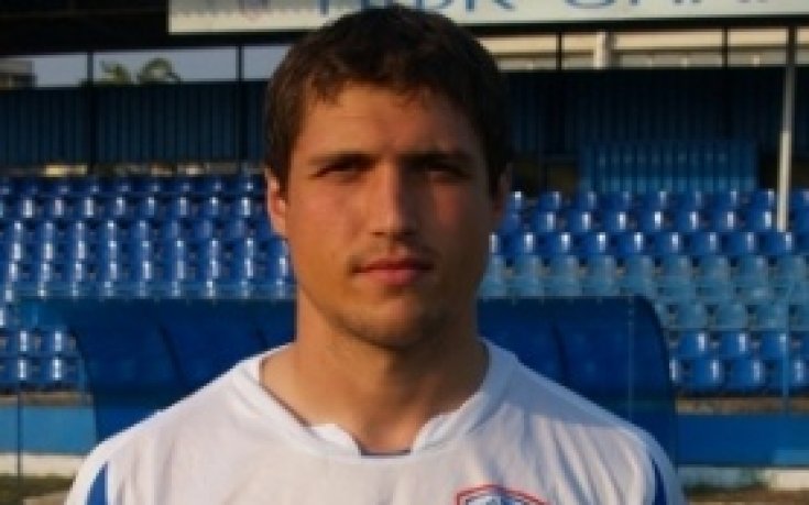 Пак мотаят Десислав Русев, той остава „висящ“