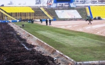 Левски дири камион с трева