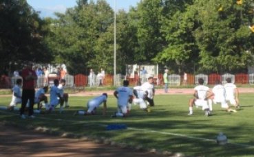 Андонов пусна в почивка футболистите на Беласица
