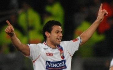 Лондонско дерби за Фред от Лион