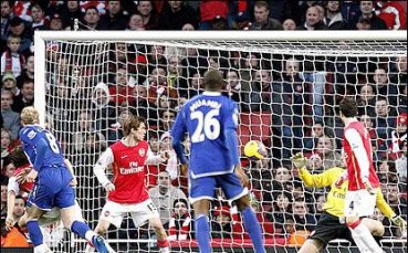 Арсенал и Ливърпул с равенства