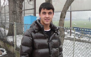 Боян Табаков подписва първи професионален договор с Левски