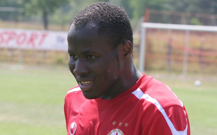 Удоджи с приз за Най-добър играч на турнира в Пего