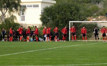 Артмедия си поигра с Локо Сф, съдията предотврати бой