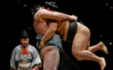 Котоошу с победа във втория кръг в Осака