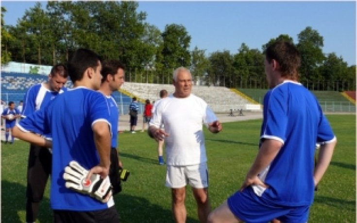 Вълков свири дербито на Изток