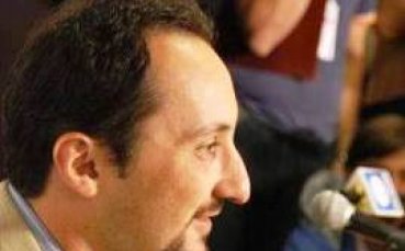 Застраховат участниците в 