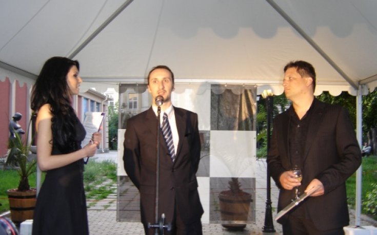 10 000 лева за стола на Топалов