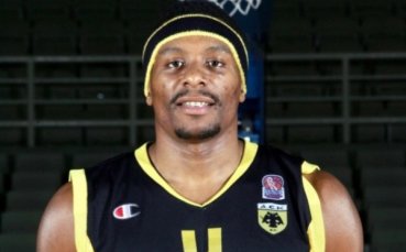 Спрягат още един американец за български паспорт