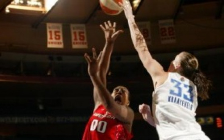 Хюстън освободи Латаша Байерс ден преди началото на сезона в WNBA