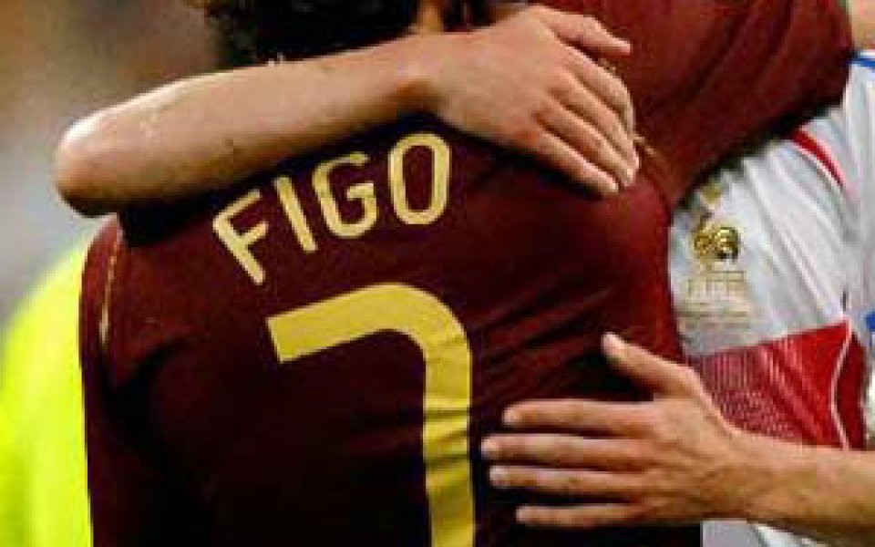 Президентът на Стяуа купи фланелка на Фиго за 100 000 евро