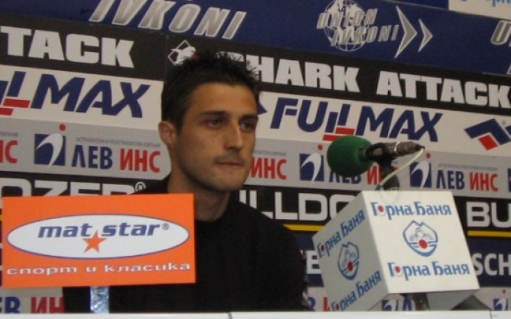 Миньор взе Коце Хазуров