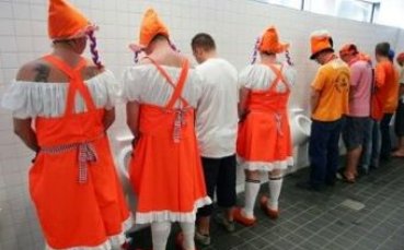 Тоалетните в Базел не достигат