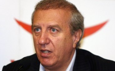 Партията на български мъже подарява агне на Томов