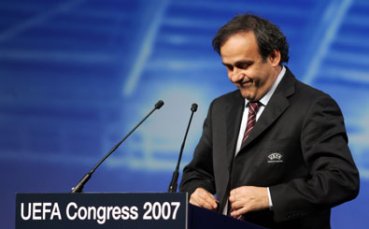 УЕФА решава за Евро 2012 през септември