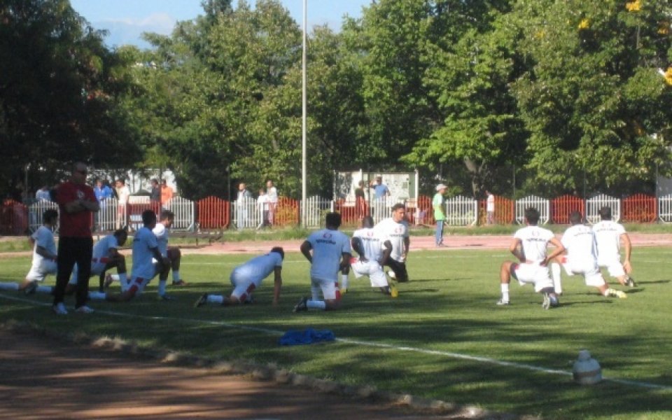 Двама пропускат лагера на Бела в Хърватия