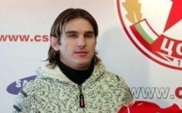 Велизар в игра 20 минути при загуба на Металург