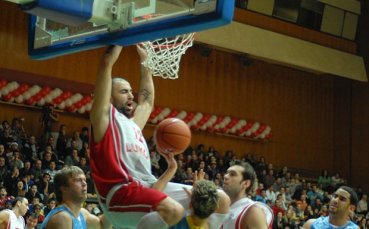 Менорка се включва в битката за Перо Антич
