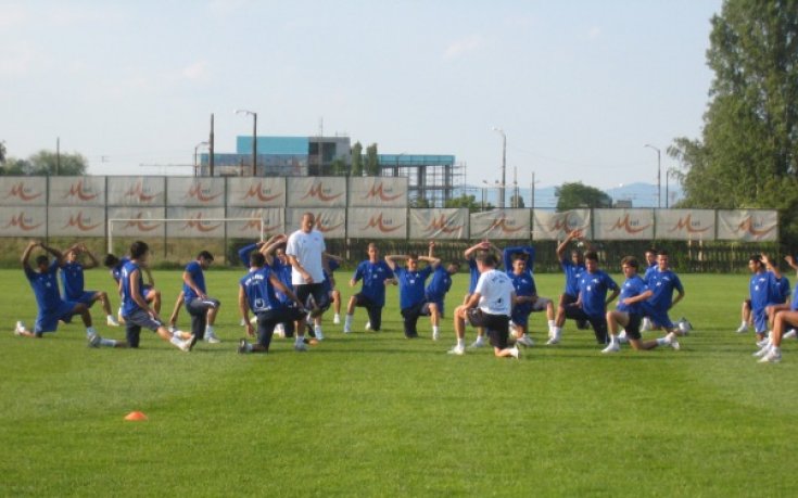 Левски сплотява колектива на маса