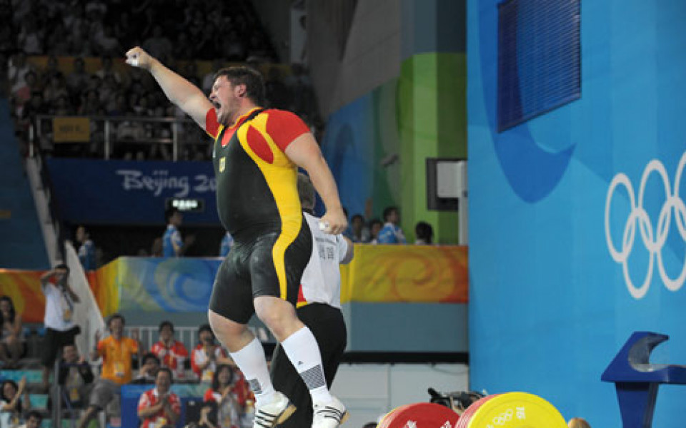 Германец стана олимпийски шампион по вдигане на тежести в кат. над 105 кг