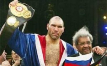 Валуев пак е световен шампион