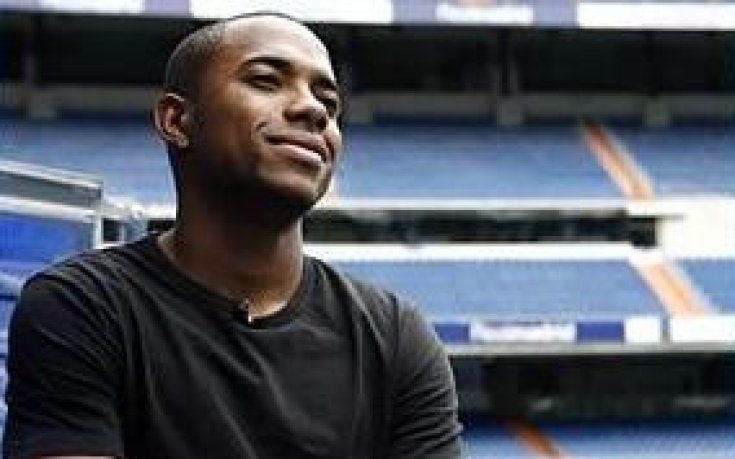 Робиньо: Моето желание е да премина в Челси, няма да играя за Реал