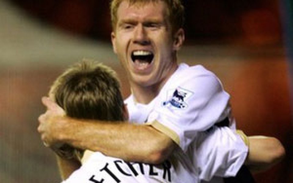 Скоулс и Флетчър преподписаха с Юнайтед