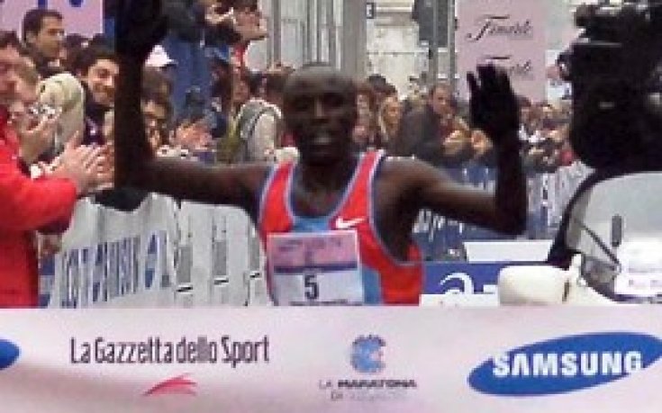 Кенийско-руски триумф на маратона в Чикаго