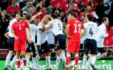 Английската футболна асоциация: Лудост е да освиркваме наш играч