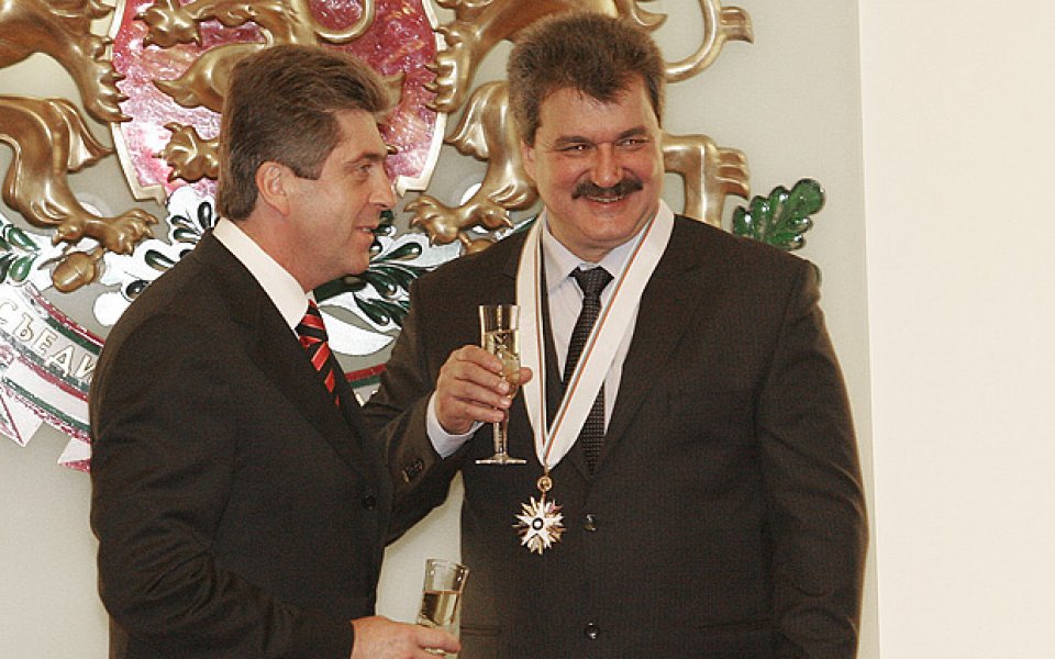 Батков даде девет мача ултиматум на Емил Велев
